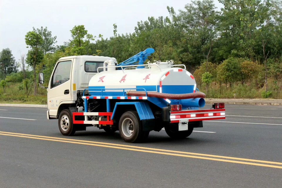 程力凱馬2方藍(lán)牌小型吸糞車 (5)