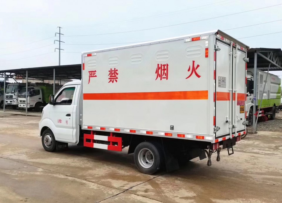 湖北程力重汽王牌油氣兩用2類氣瓶運輸車 (4)