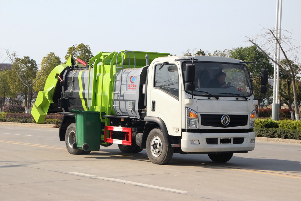 東風(fēng)御虎7立方程力餐廚垃圾車 (7)