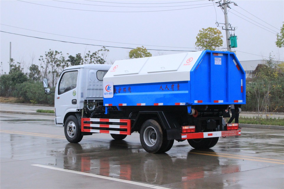 東風(fēng)多利卡4立方程力鉤臂拉臂垃圾車 (15)