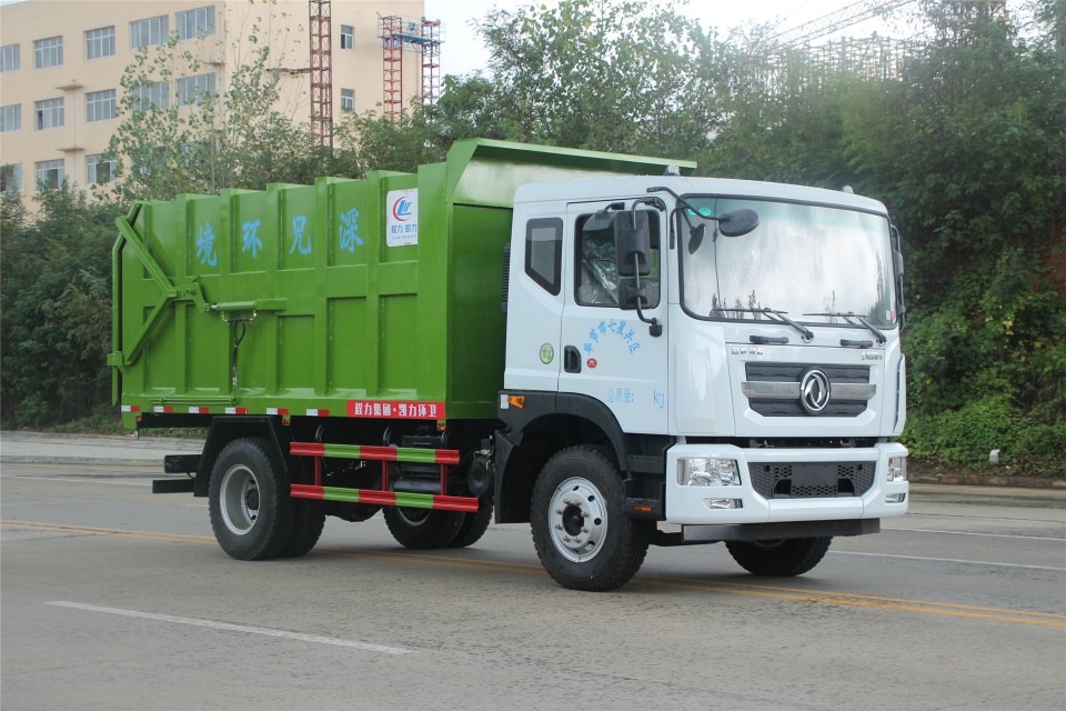 東風(fēng)多利卡D9湖北程力壓縮式對(duì)接垃圾車 (15)