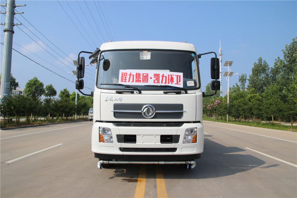 東風(fēng)天錦程力抑塵車霧炮車 (3)